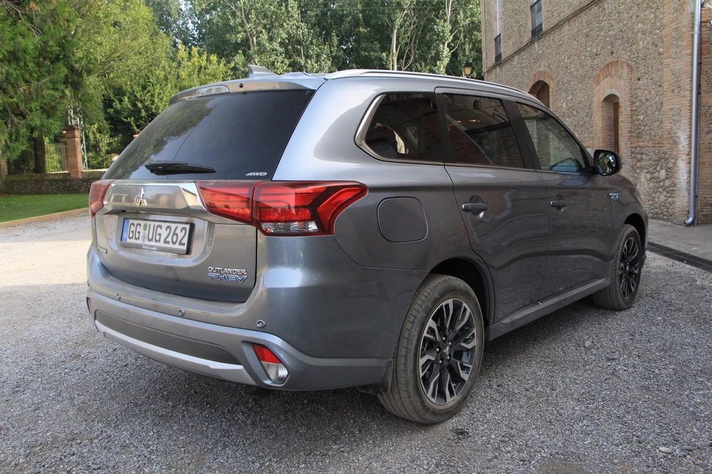 Mitsubishi Outlander PHEV