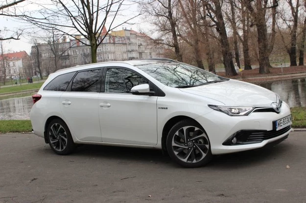 Toyota Auris Hybrid Touring Sports