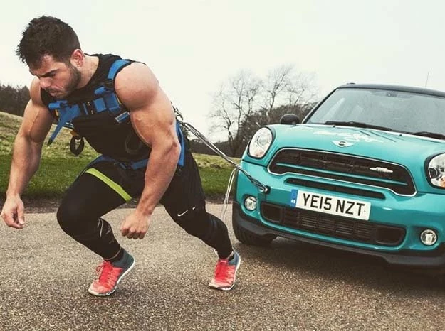 Ross Edgley i Mini Countryman