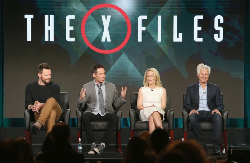 Joel McHale, David Duchovny, Gillian Anderson oraz Chris Carter opowiadają o nowych odcinkach "Z Archiwum X" 