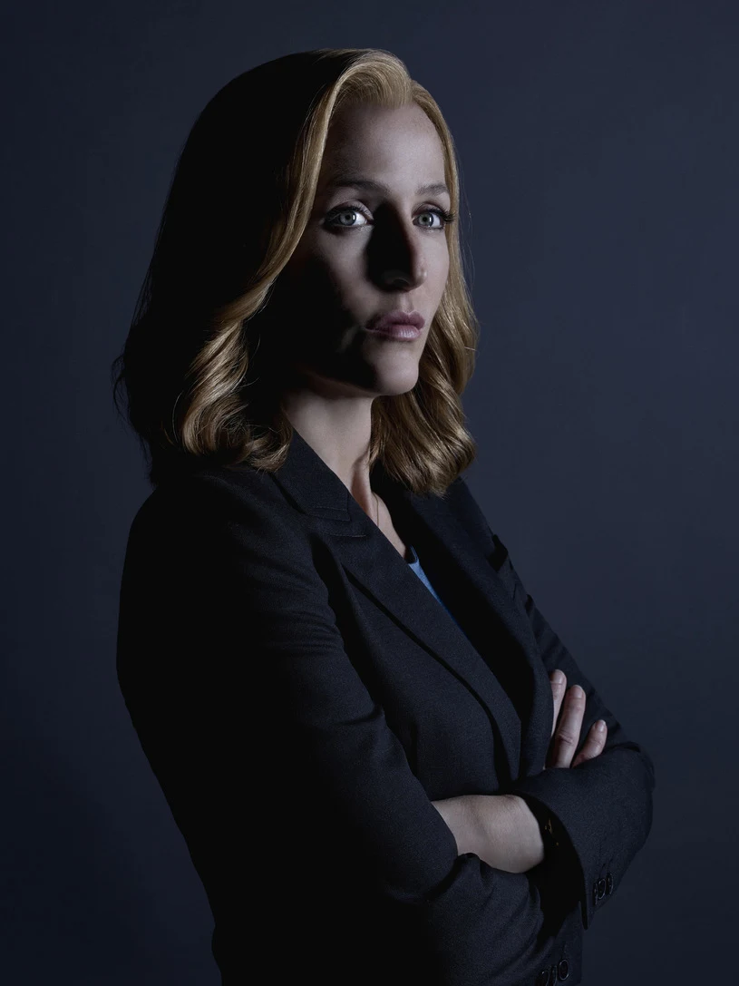  Dana Scully (Gillian Anderson)
