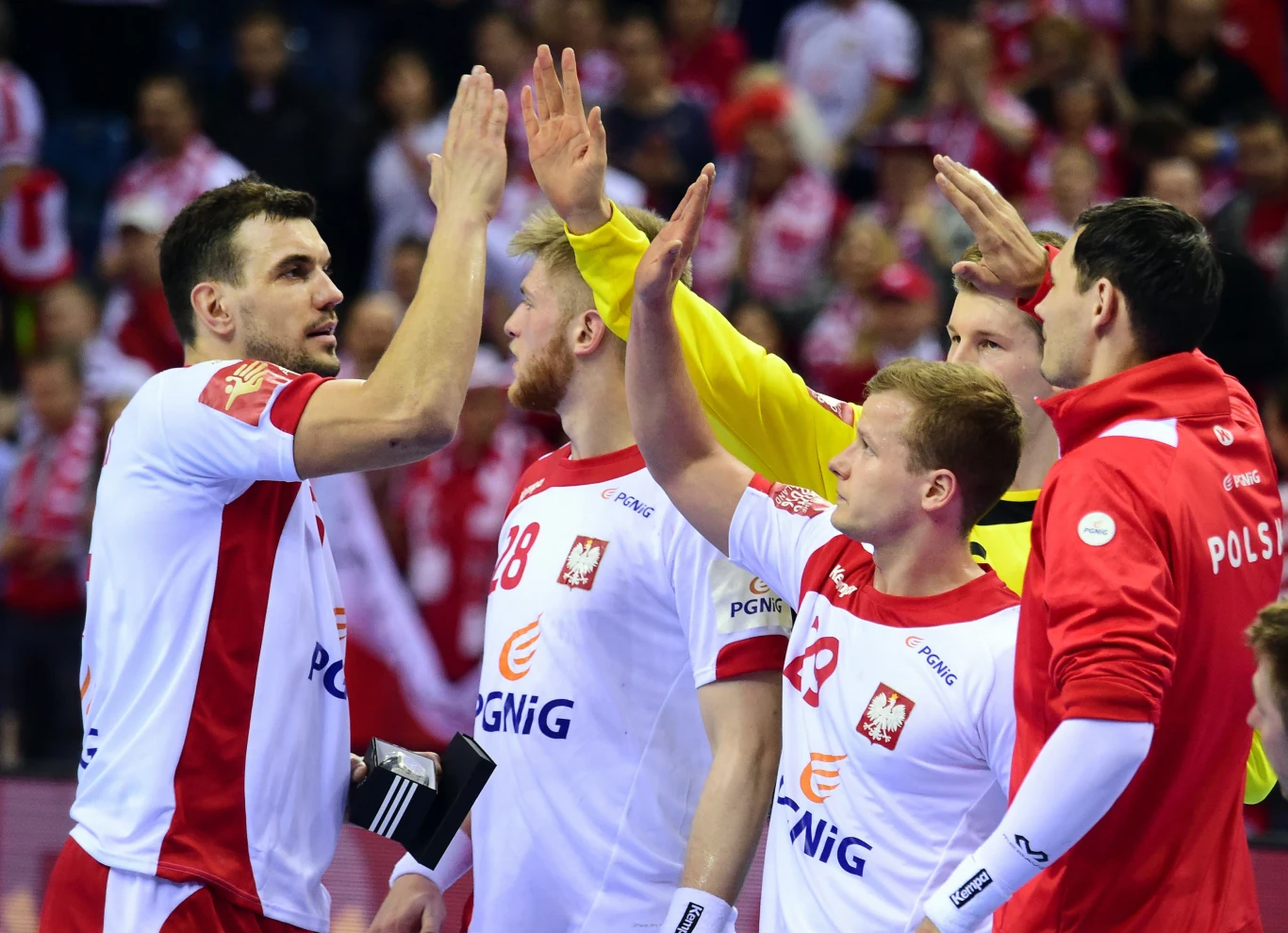 Radość Polaków po zwycięstwie z Białorusią