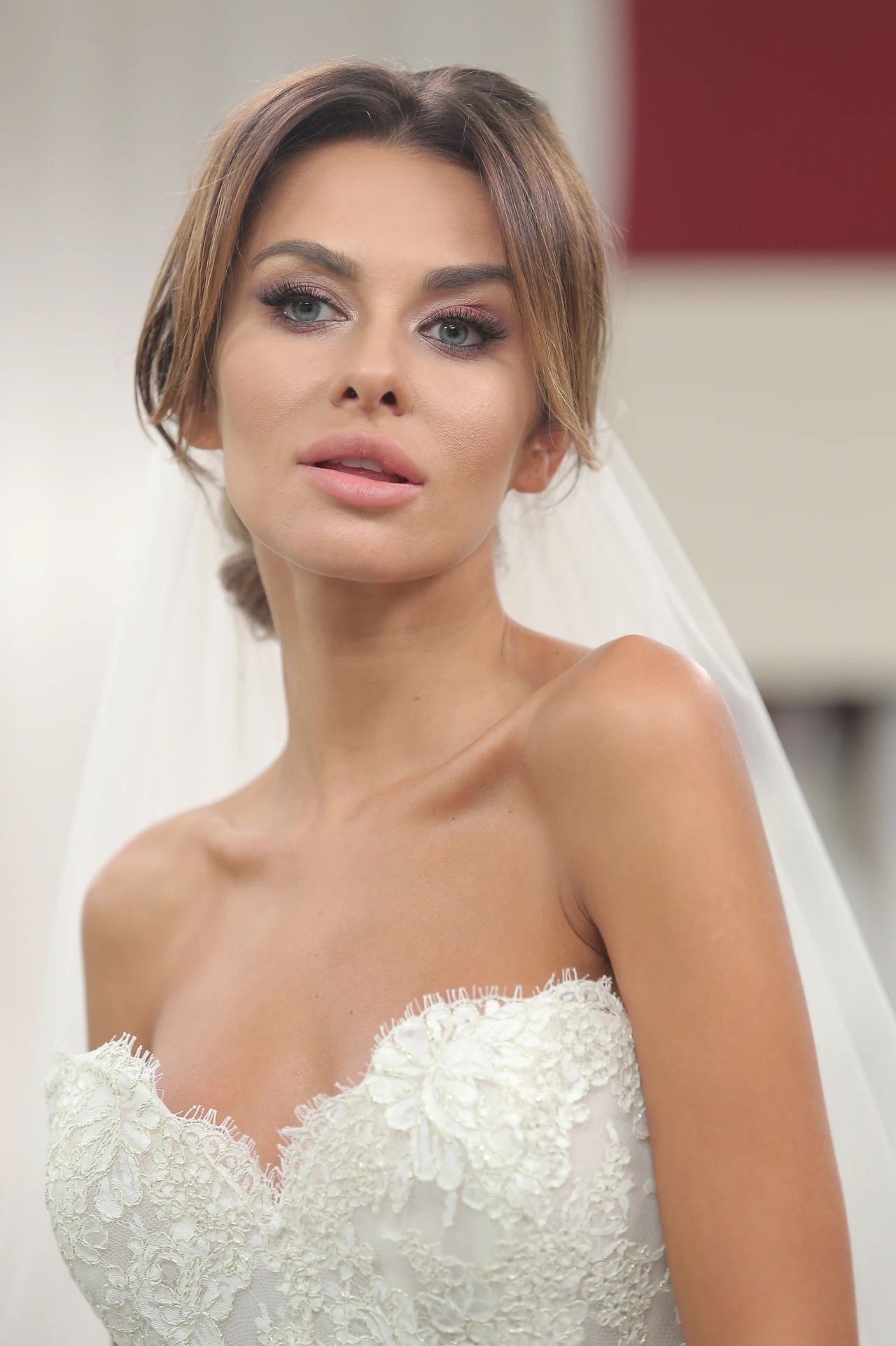 Natalia Siwiec na planie "Salonu sukien ślubnych" Natalia Siwiec na planie "Salonu sukien ślubnych"