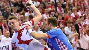 Michał Szyba w ataku na chorwacką bramkę