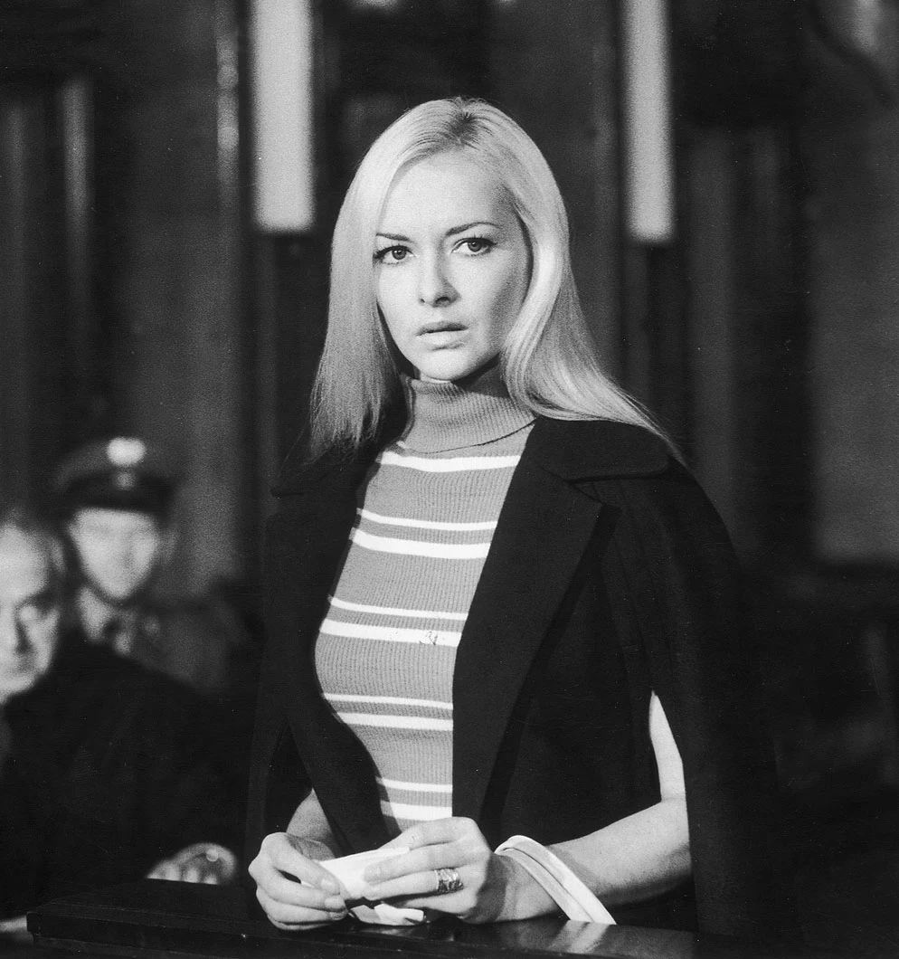 Barbara Brylska w filmie "Zbrodniarz, który ukradł zbrodnię" Barbara Brylska w filmie "Zbrodniarz, który ukradł zbrodnię"