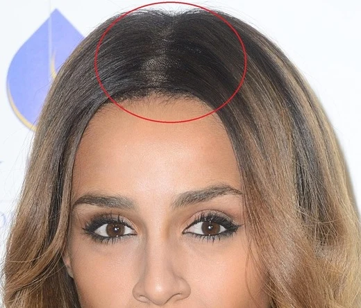 Ola Szwed i jej peruka Ola Szwed i jej peruka