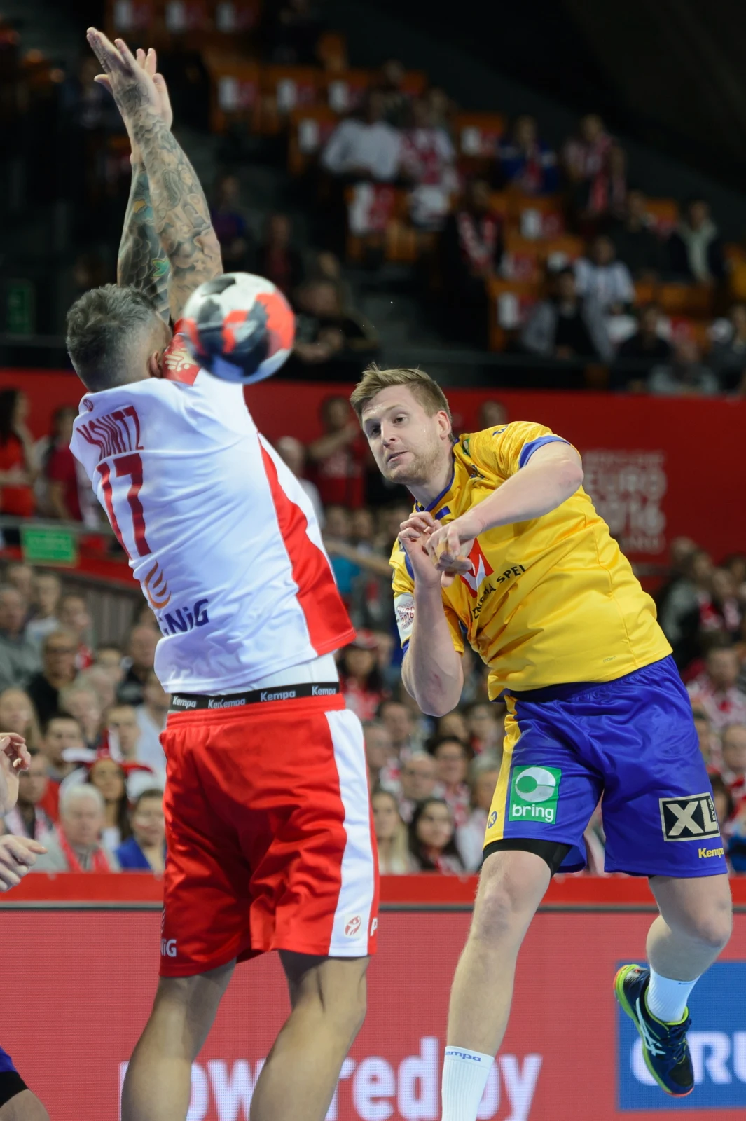 Polscy piłkarze ręczni pokonali we Wrocławiu 26-24 Szwecję i zajęli siódme miejsce w mistrzostwach Europy Polscy piłkarze ręczni pokonali we Wrocławiu 26-24 Szwecję i zajęli siódme miejsce w mistrzostwach Europy