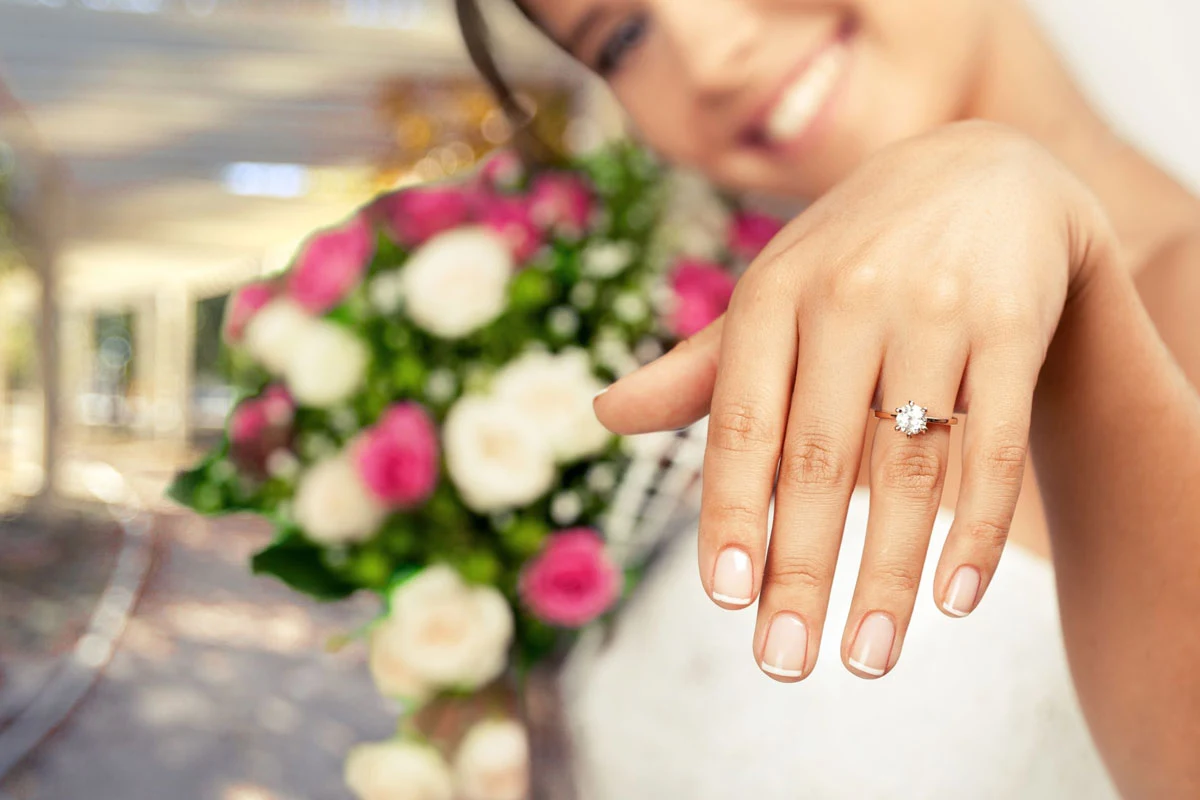 Zuzanna i Jakub, za namową rodziców, zdecydowali się szybciej pobrać, by planować wspólną przyszłość w nowym domu Zuzanna i Jakub, za namową rodziców, zdecydowali się szybciej pobrać, by planować wspólną przyszłość w nowym domu