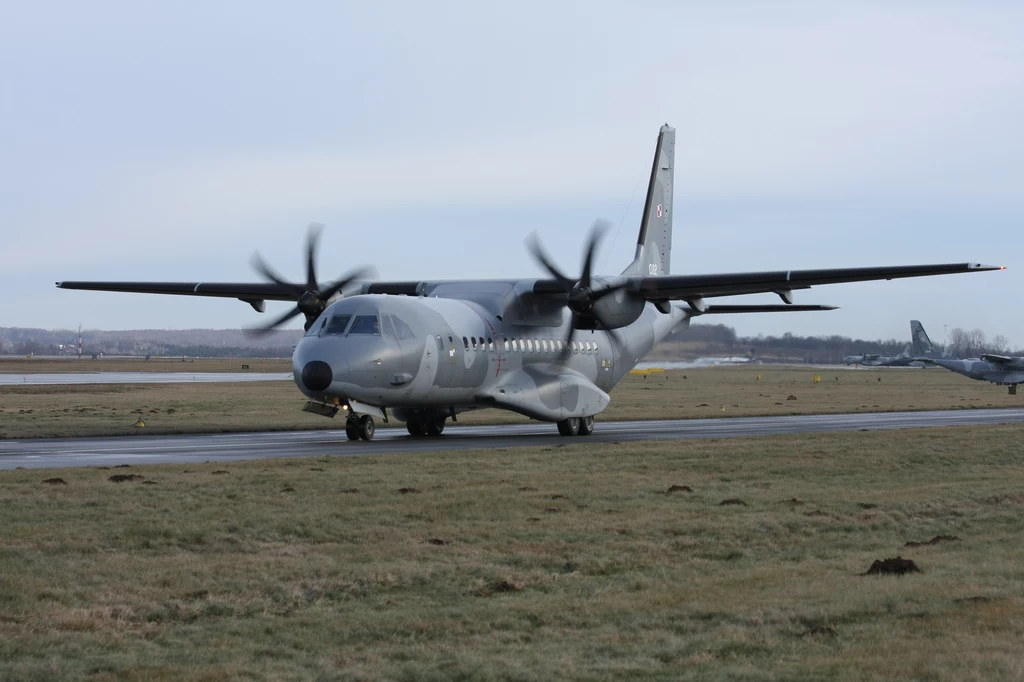 Casa C-295M na lotnisku w Balicach pod Krakowem