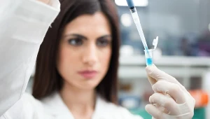 Brytyjscy naukowcy uzyskali zgodę na rozpoczęcie programu badań nad modyfikowaniem genów ludzkich zarodków