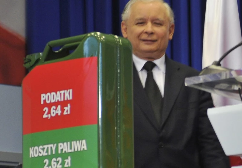 Jarosław Kaczyński pochylał się na problemi kierowców, gdy był w opozycji. Dziś zapomina, że kierowcy też mają dzieci