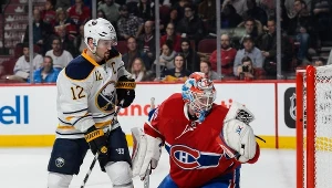 Brian Gionta (z lewej) z Buffalo Sabres