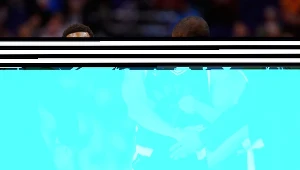 Kyle Lowry (z lewej) i trener Toronto Raptors Dwane Casey