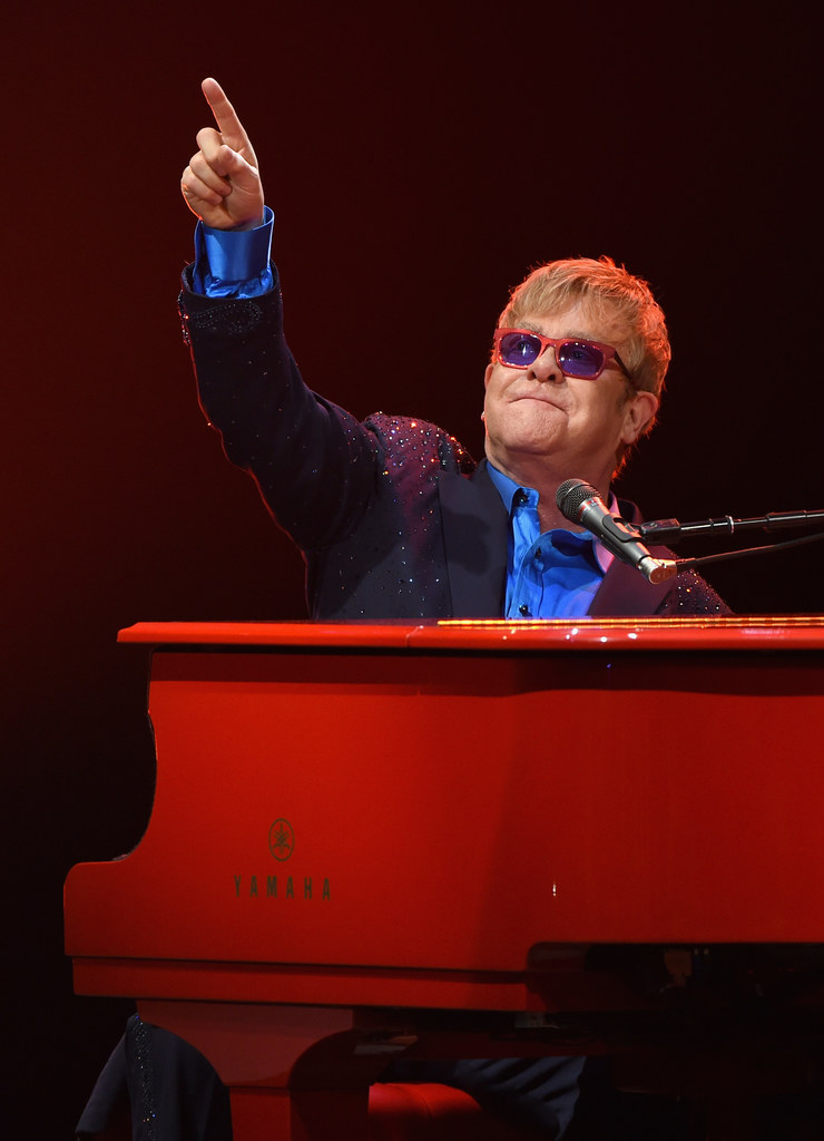 Elton John podarował fortepian jednej ze stacji w Londynie