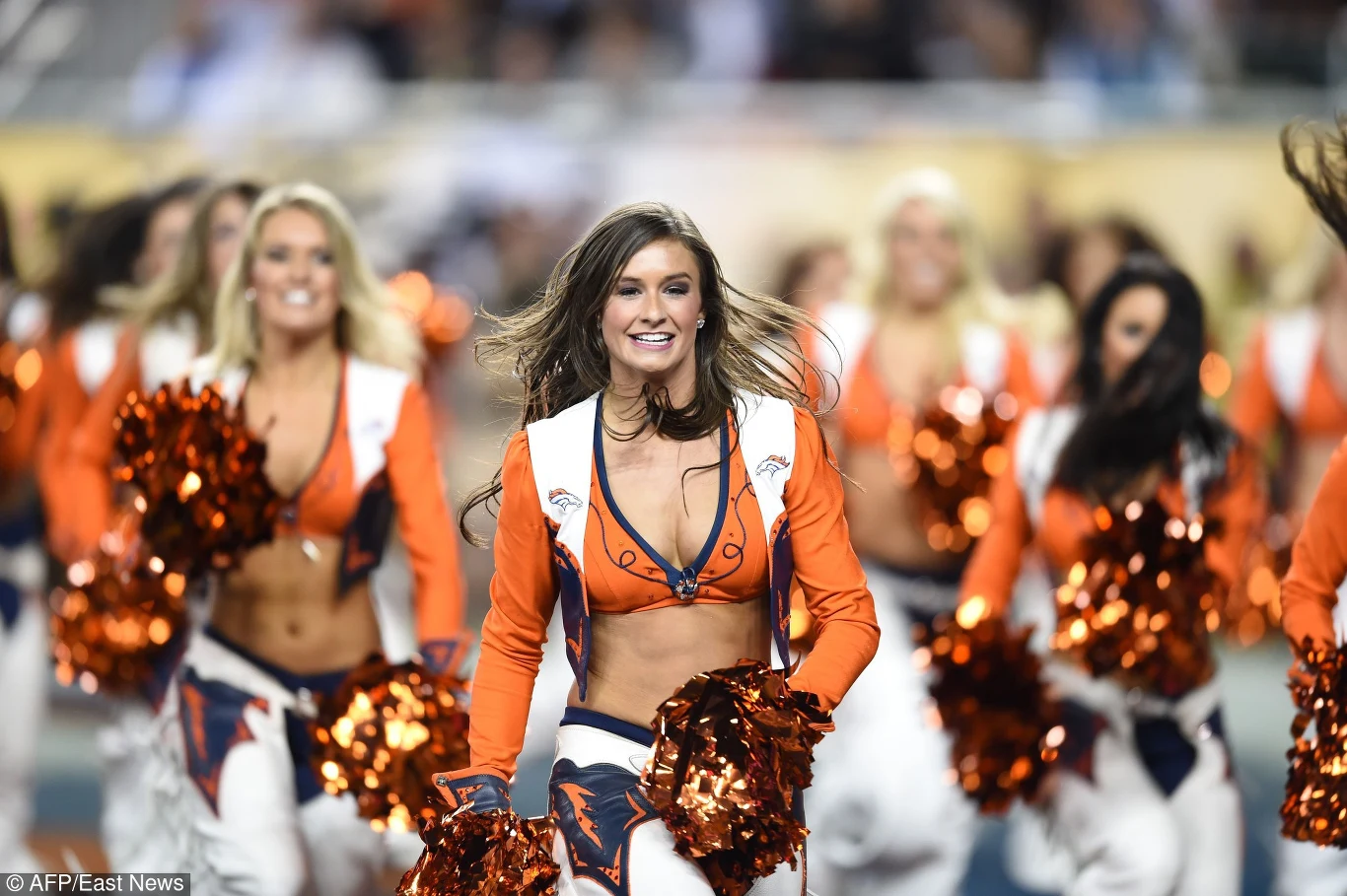 Cheerleaderki podczas meczu Super Bowl 2016 Cheerleaderki podczas meczu Super Bowl 2016
