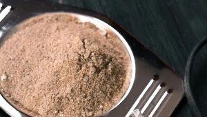 Popiół i krzyż - symbole środy popielcowej