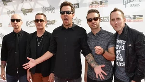 Simple Plan kontra hejterzy ("Opinion Overload")