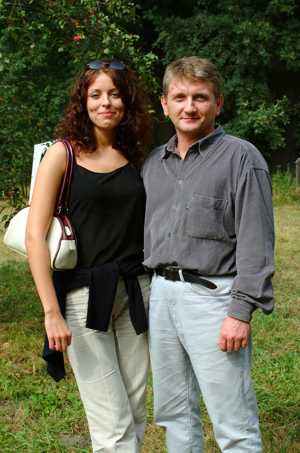 Karolina Muszalak z serialowym Traczem