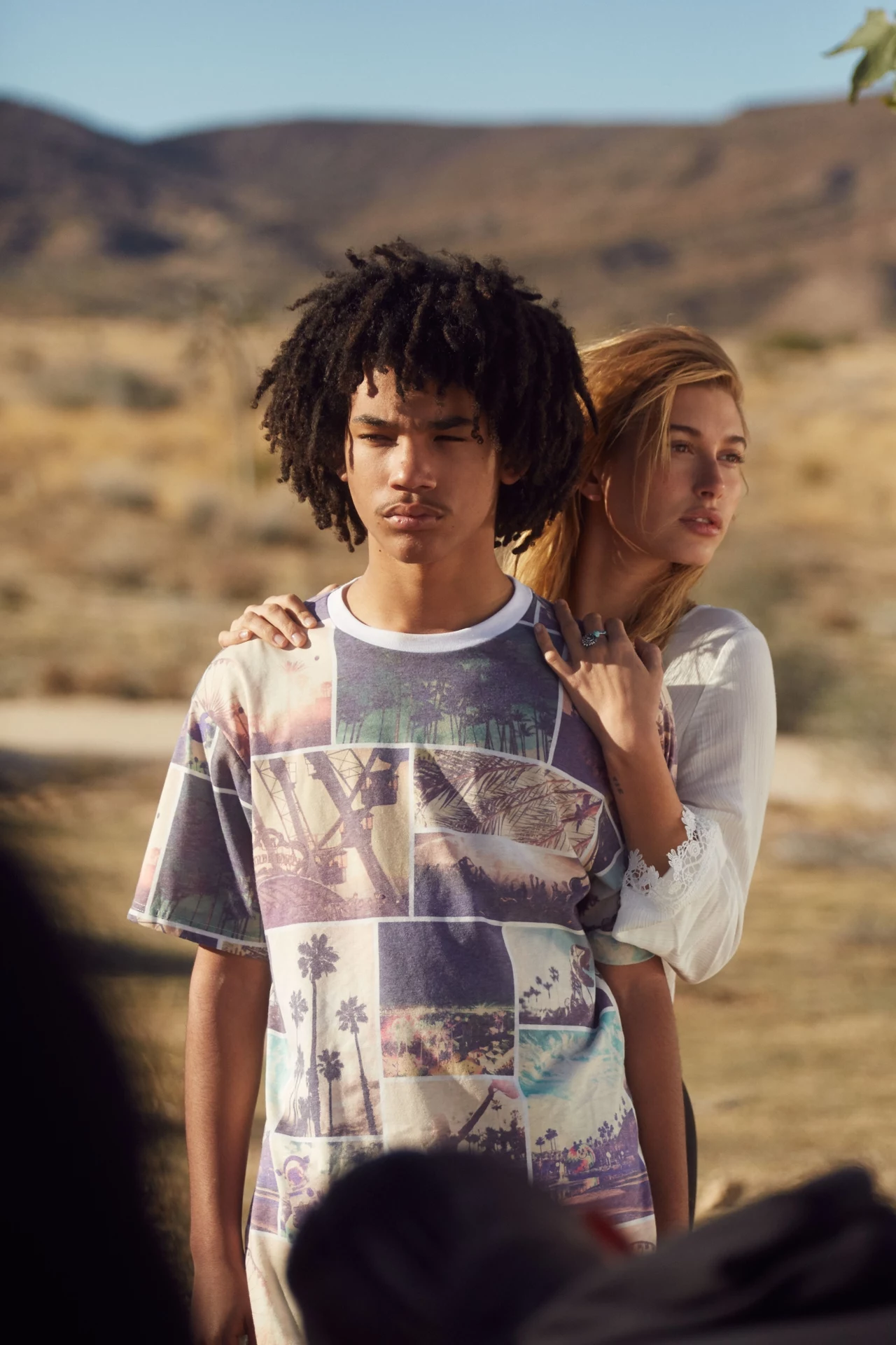 Kolekcja H&M Loves Coachella to linia kultowych elementów, które uosabiają festiwalową lekkość i radość. Zamiast dopasowywać, mieszamy różne elementy garderoby – niech króluje wolność i swoboda Kolekcja H&M Loves Coachella to linia kultowych elementów, które uosabiają festiwalową lekkość i radość. Zamiast dopasowywać, mieszamy różne elementy garderoby – niech króluje wolność i swoboda