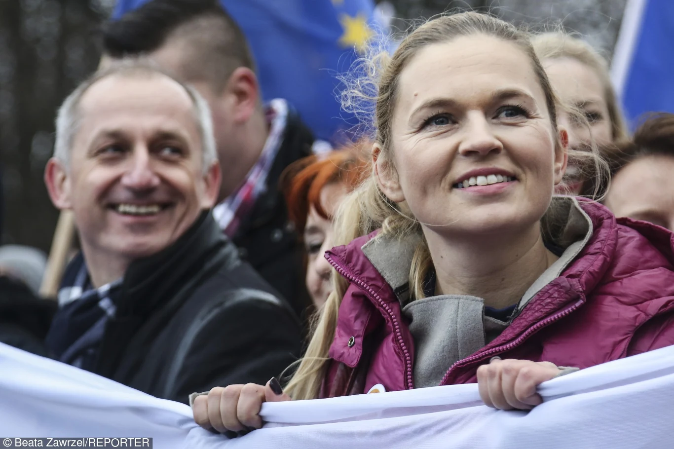 Barbara Nowacka podczas marszu protestacyjnego zorganizowanego przez KOD Barbara Nowacka podczas marszu protestacyjnego zorganizowanego przez KOD