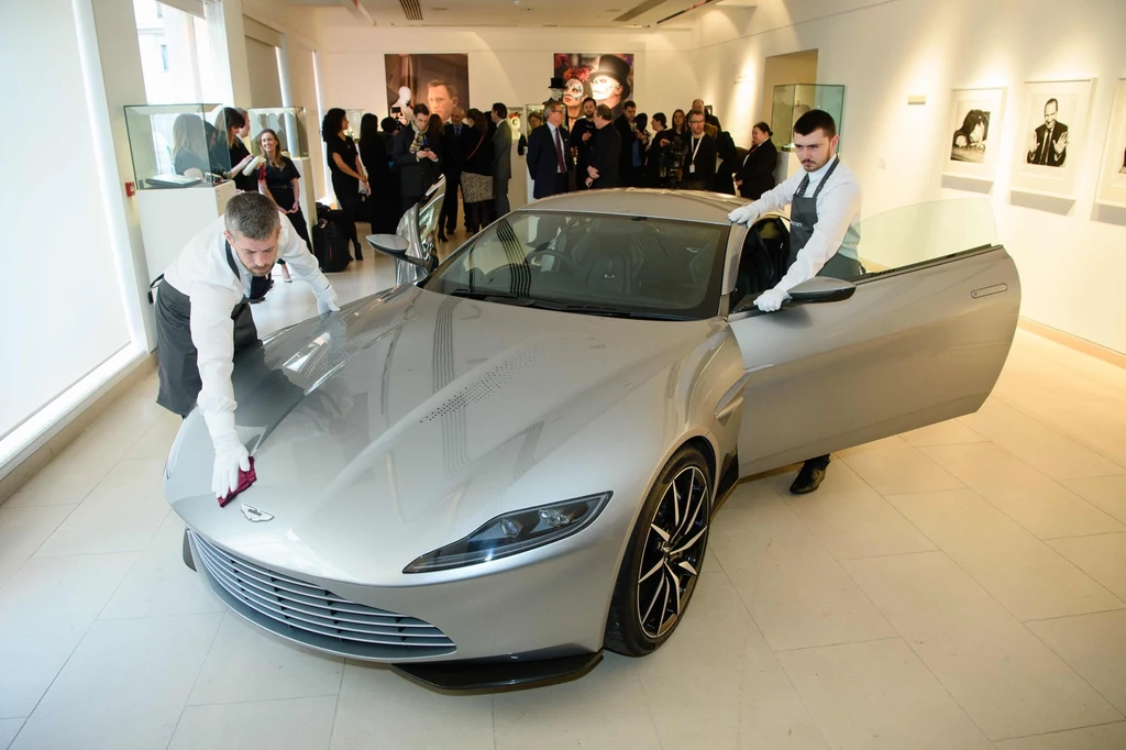 Aston Martin DB10 został sprzedany na aukcji