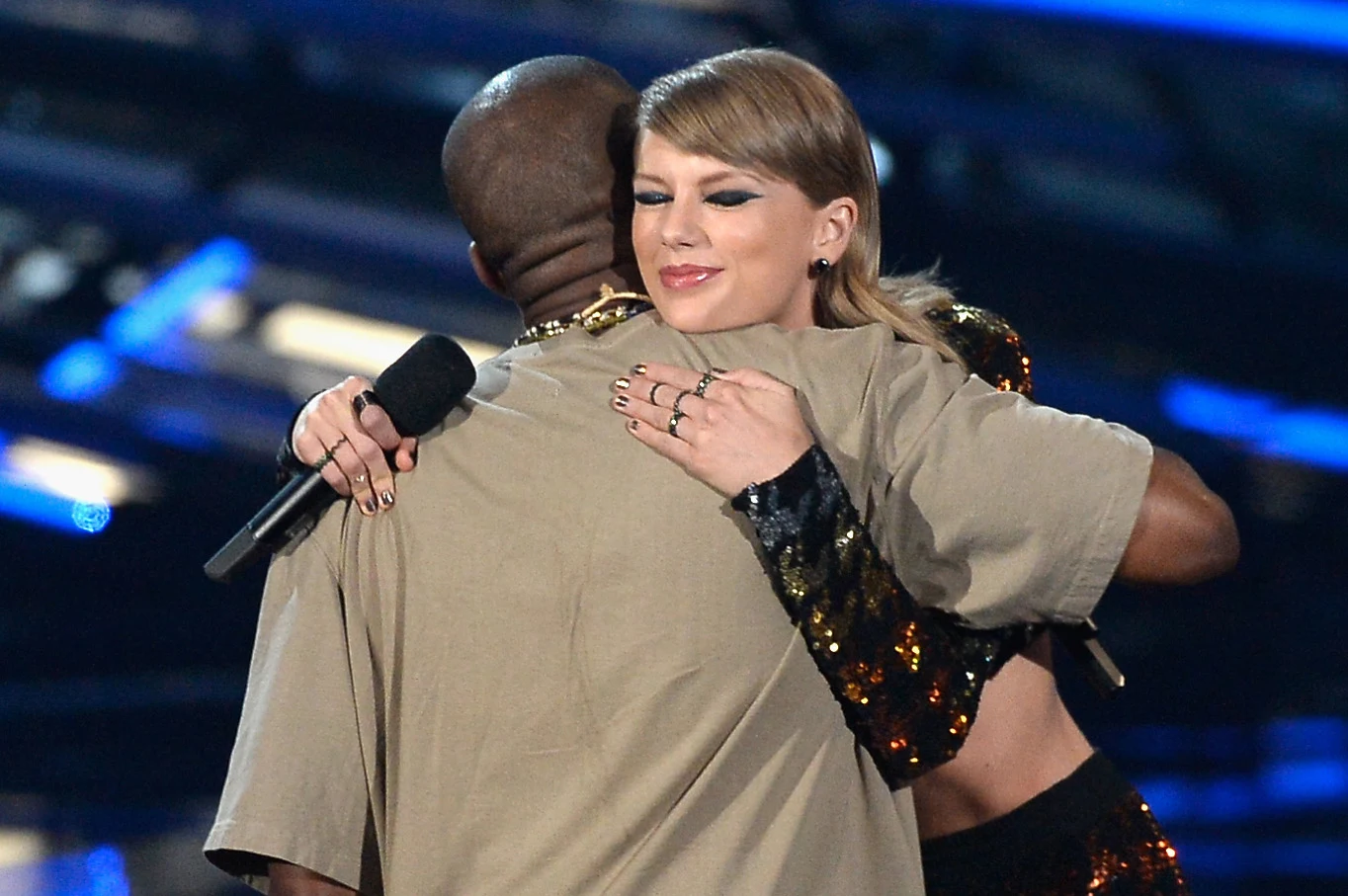 Taylor Swift tuż po wręczeniu Video Vanguard Award Kanye Westowi