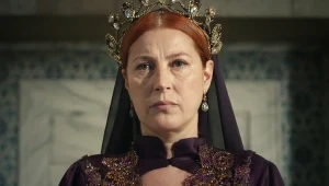 Hurrem nie może wyznać Bajazydowi, kto zabił jego żonę, ponieważ wtedy Nurbanu zdradziłaby jej sekret