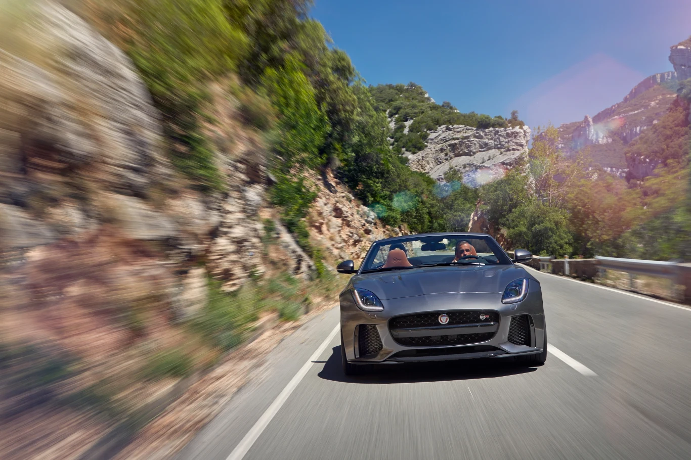 Jaguar F-Type SVR
