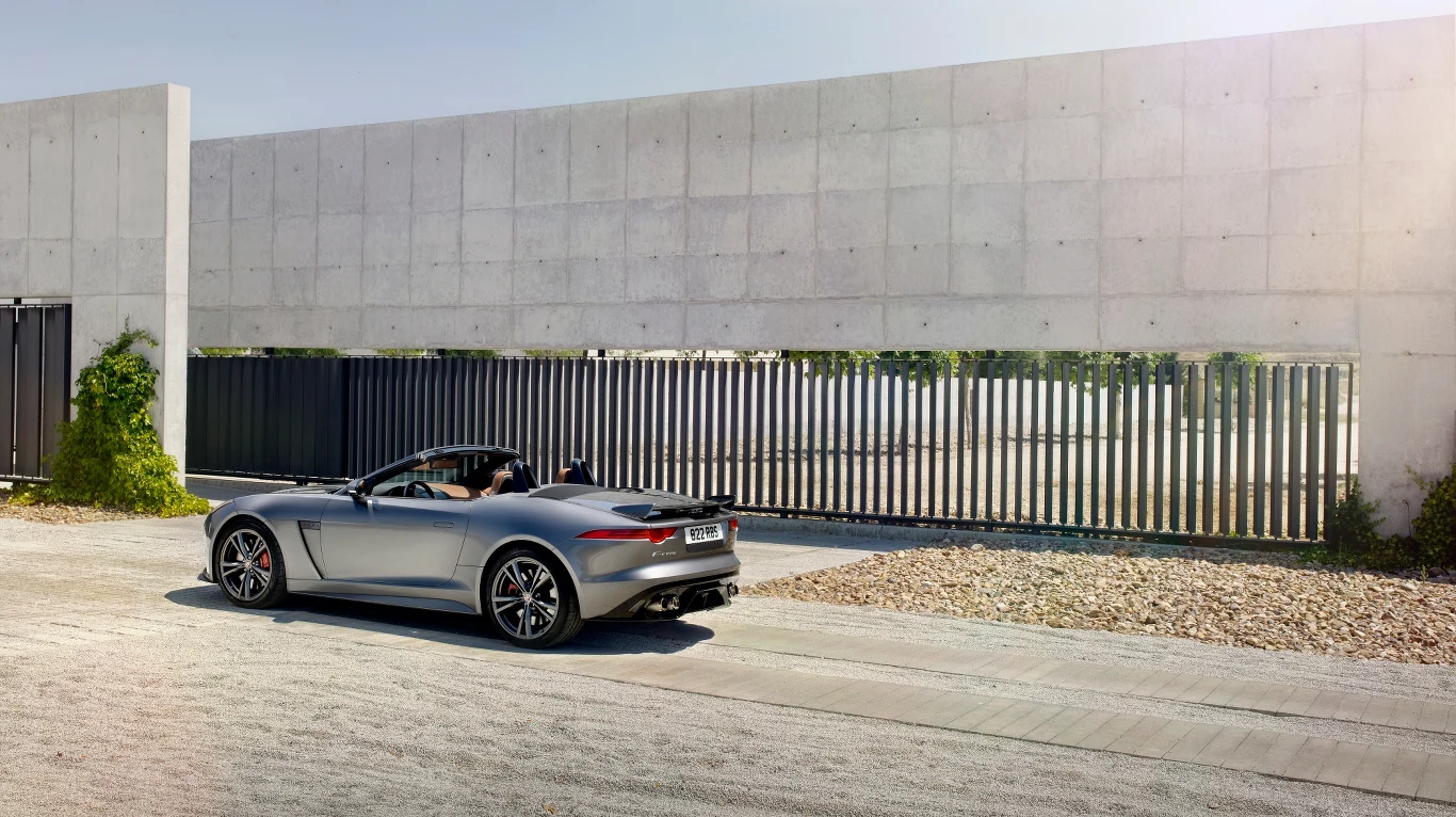 Jaguar F-Type SVR