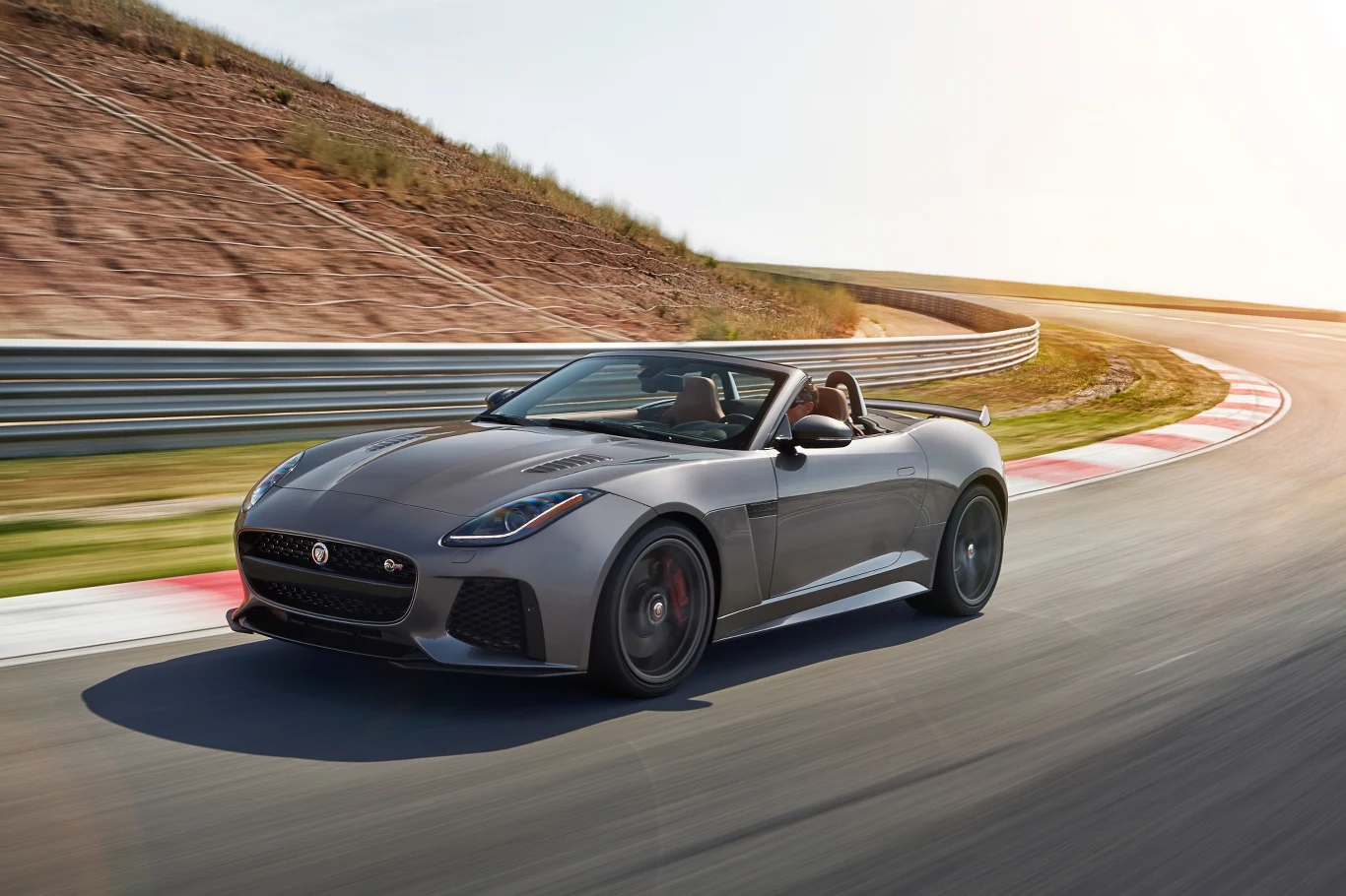 Jaguar F-Type SVR