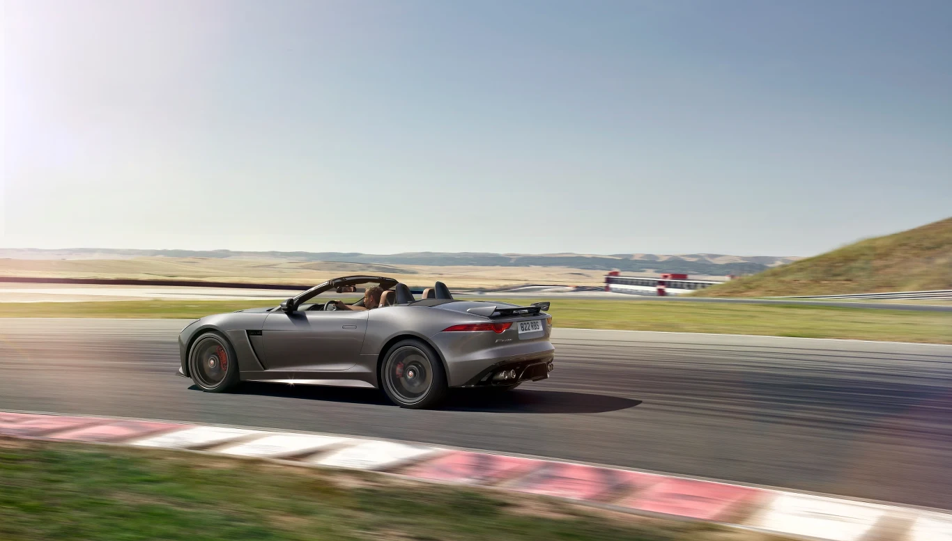 Jaguar F-Type SVR