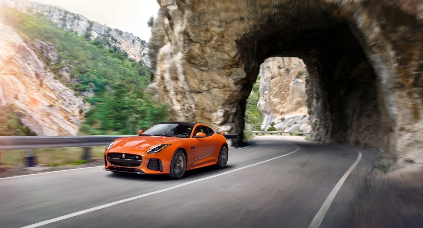 Jaguar F-Type SVR
