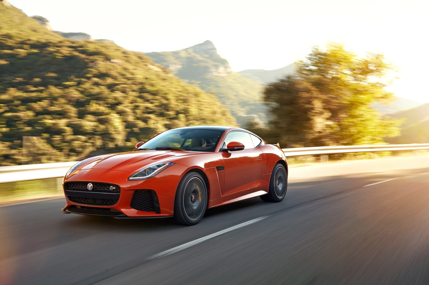 Jaguar F-Type SVR