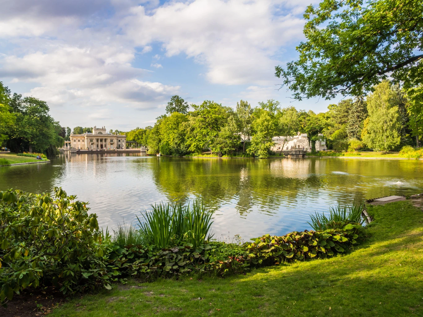 Łazienki Królewskie w Warszawie to obowiązkowy punkt wycieczki