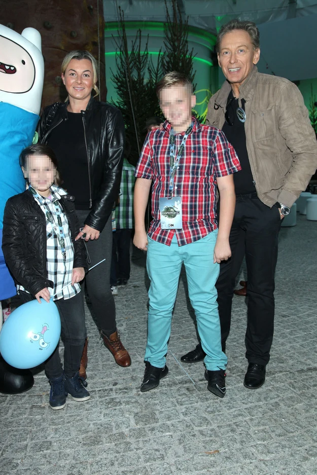 Jacek Borkowski z dziećmi i Magdą