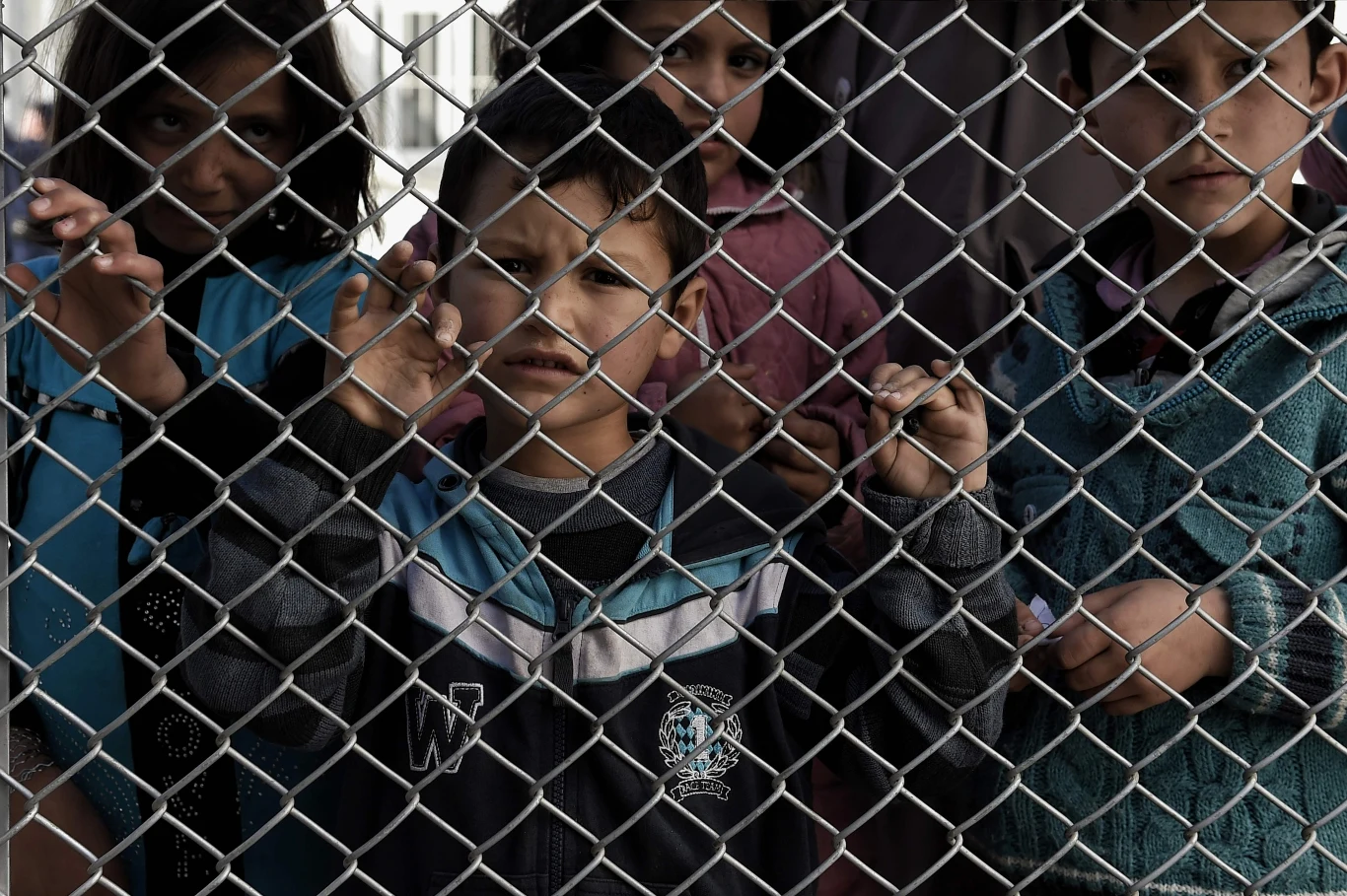 Grecy "oferują uchodźcom to, czego nawet im samym brakuje"