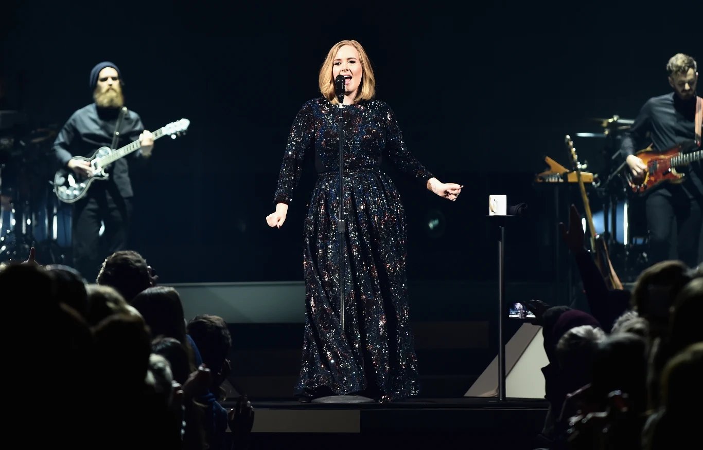 Adele podczas występu w Belfaście Adele podczas występu w Belfaście