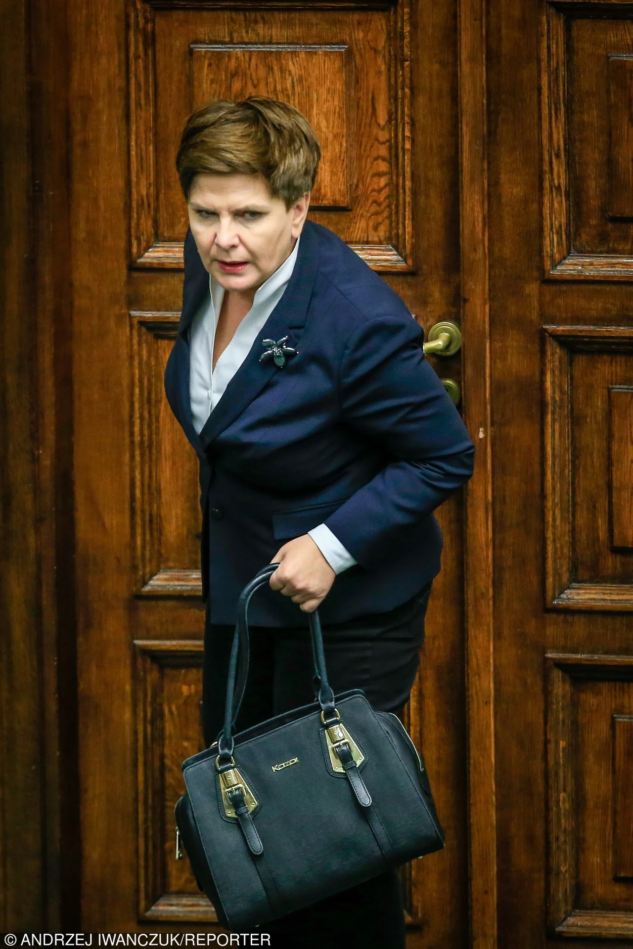 Beata Szydło z torebką Beata Szydło z torebką