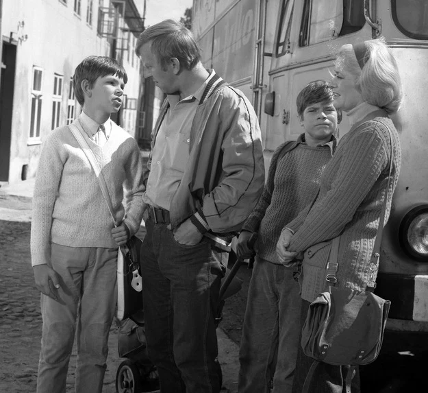 Henryk Gołębiewski w filmie "Podróż za jeden uśmiech" Henryk Gołębiewski w filmie "Podróż za jeden uśmiech"