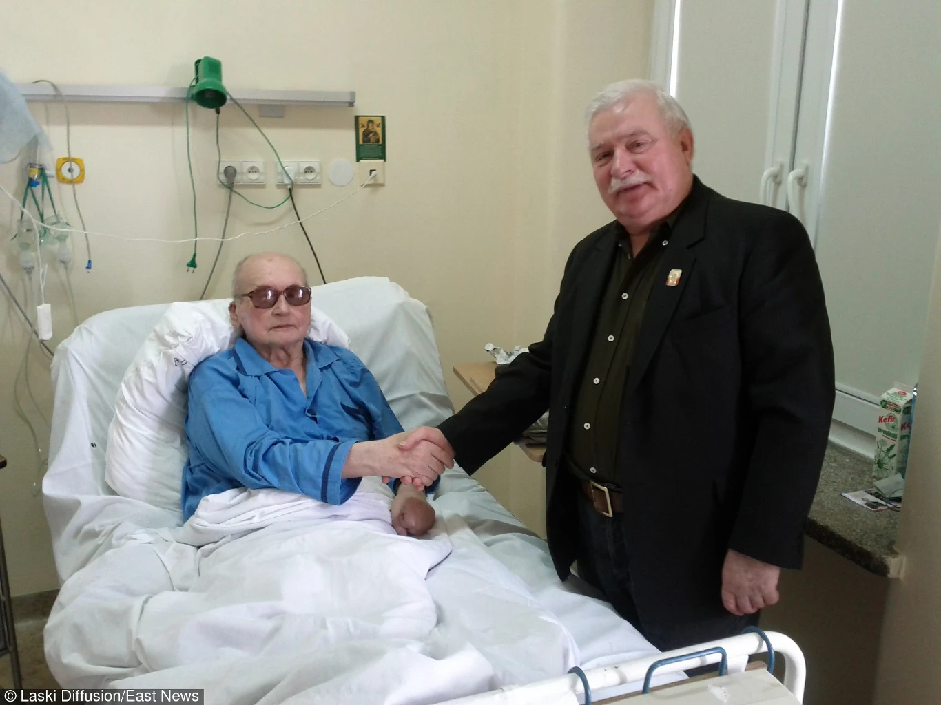 Wałęsa przed laty odwiedzał schorowanego Jaruzelskiego Wałęsa przed laty odwiedzał schorowanego Jaruzelskiego