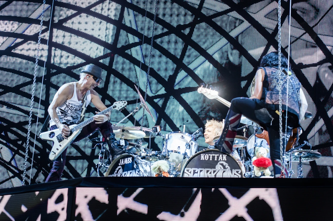 Rudolf Schenker i Paweł Mąciwoda w "odwiedzinach" u Jamesa Kottaka Rudolf Schenker i Paweł Mąciwoda w "odwiedzinach" u Jamesa Kottaka