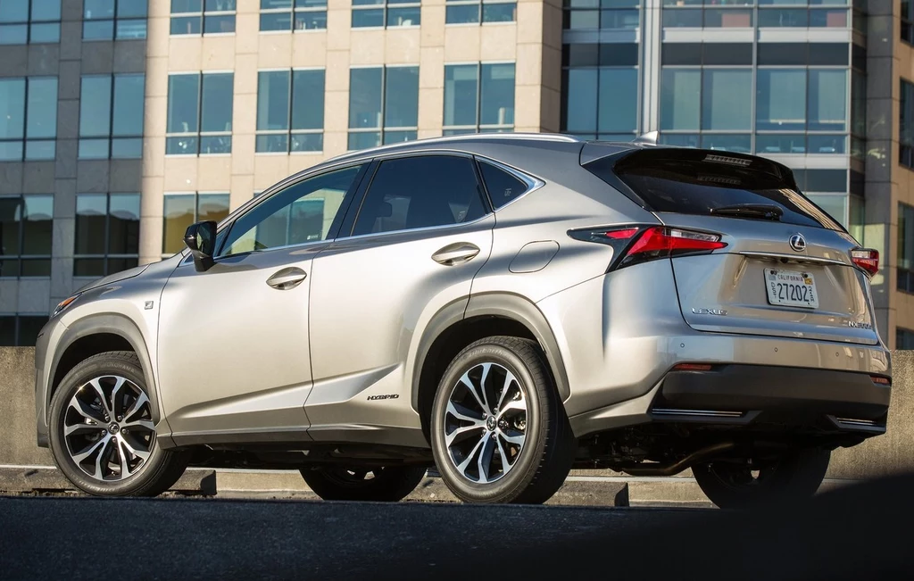 Lexus NX to obecnie najmniejszy crossover w gamie japońskiego producenta, ale wiele wskazuje na to, że niebawem się to zmieni