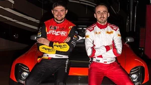 Prokop i  Kubica oraz ich wyścoigowe auto. Fot. https://www.facebook.com/MartinProkopOfficial