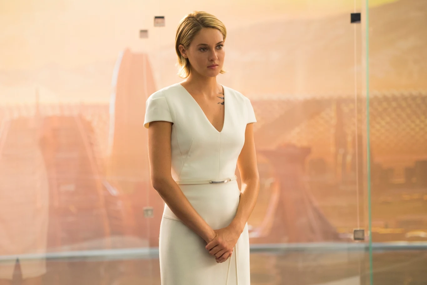 Shailene Woodley w scenie z filmu "Seria Niezgodna: Wierna"