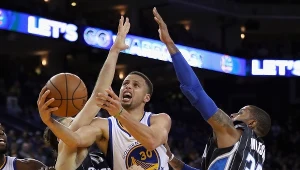 Stephen Curry w akcji podkoszowej