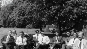 Zespół rozgłośni Radia Wolna Europa w Monachium. Andrzej Czechowicz czwarty z prawej