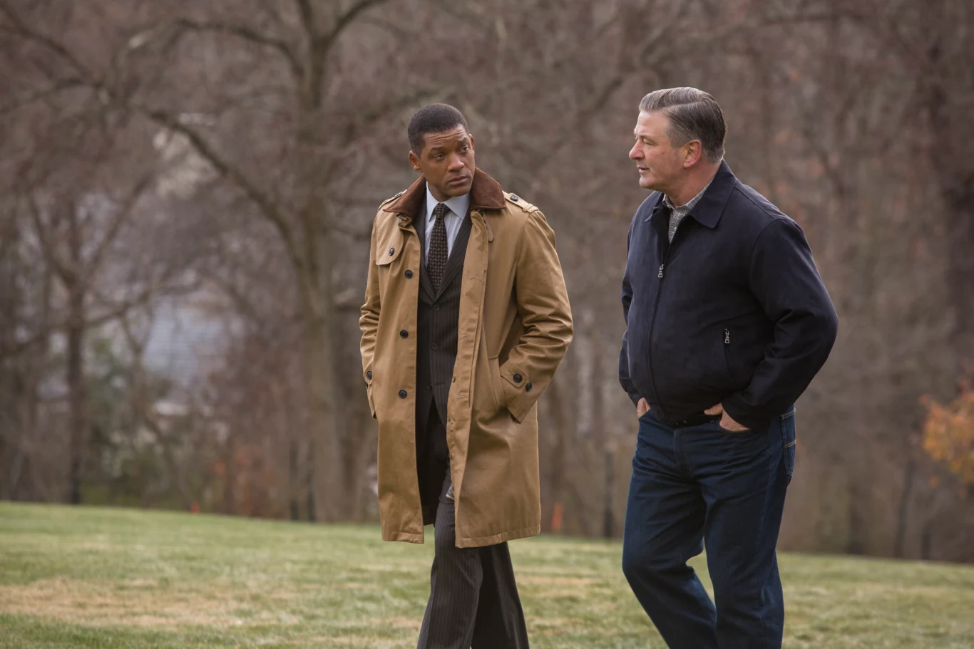 Will Smith i Alec Baldwin w scenie z filmu "Wstrząs"