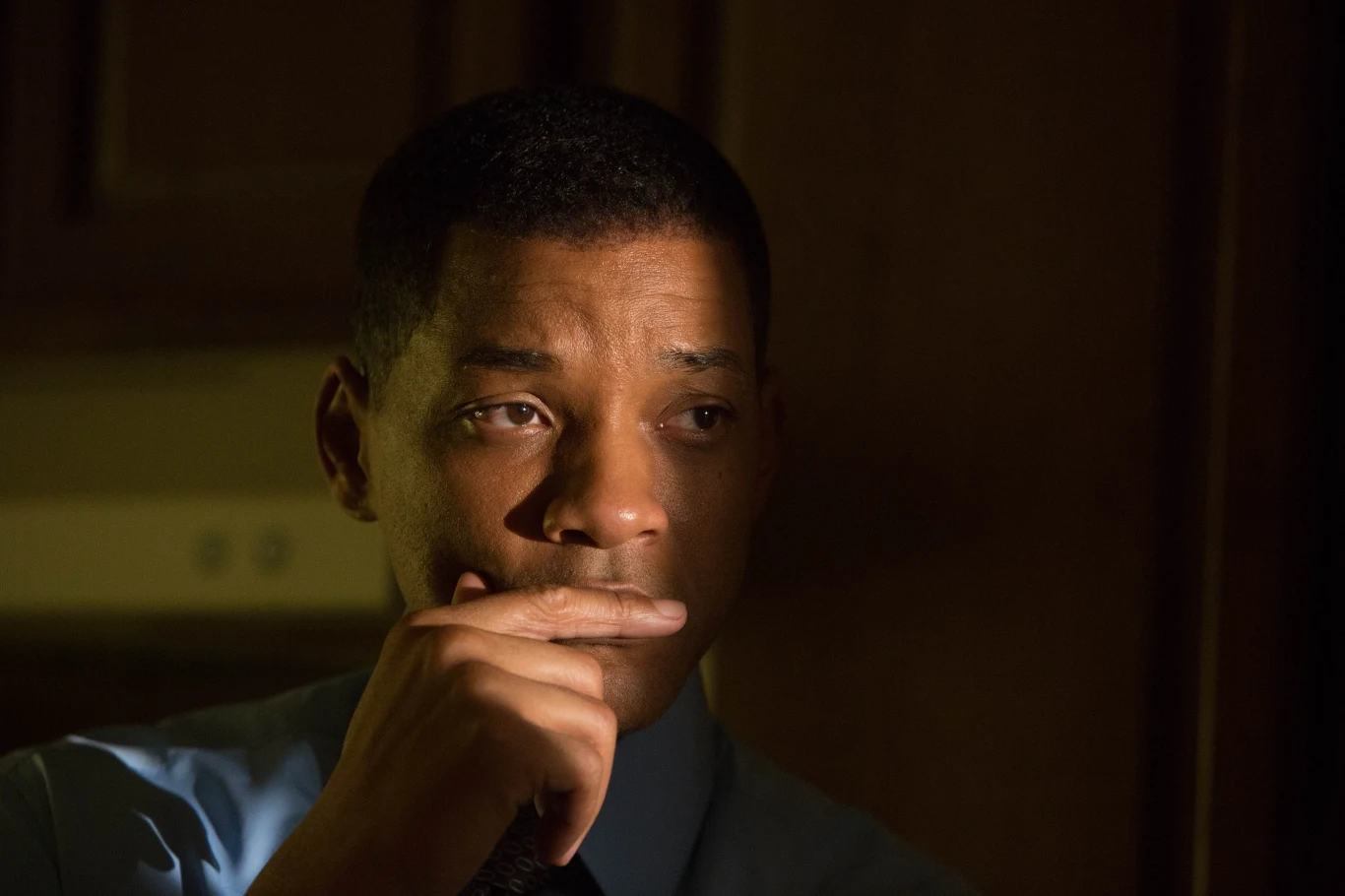 Will Smith w scenie z filmu "Wstrząs"