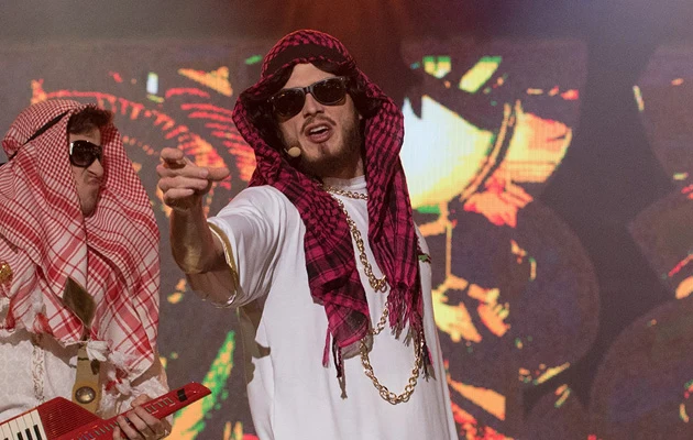 Adam Fidusiewicz przerzucił się na disco polo? Adam Fidusiewicz przerzucił się na disco polo?