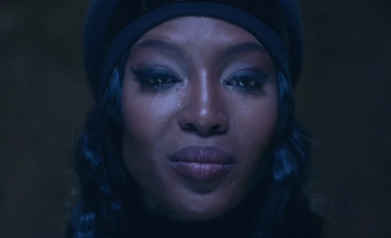 Naomi Campbell w klipie "Drone Bomb Me"